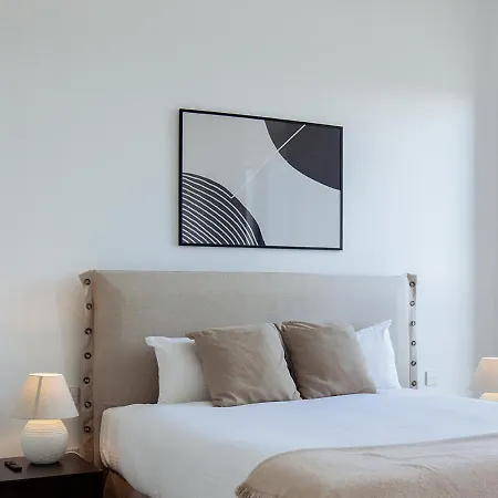Park Residences 公寓 *