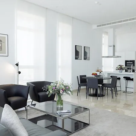 Park Residences 公寓 *